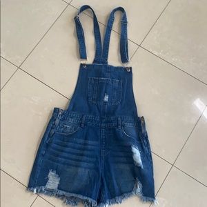 Jean overalls oversized.